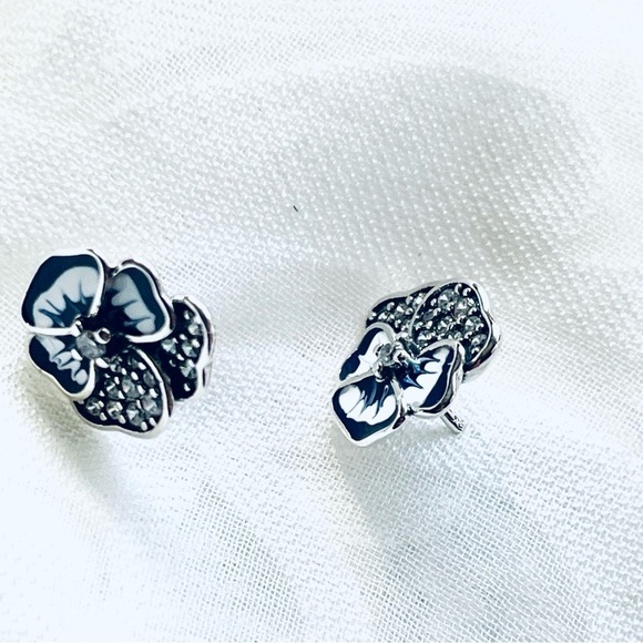 NWOT Sterling Silver 925 Two-Tone Blue Flowers Stud Earrings - Picture 10 of 15